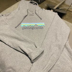Patagonia sweatshirt (women’s)